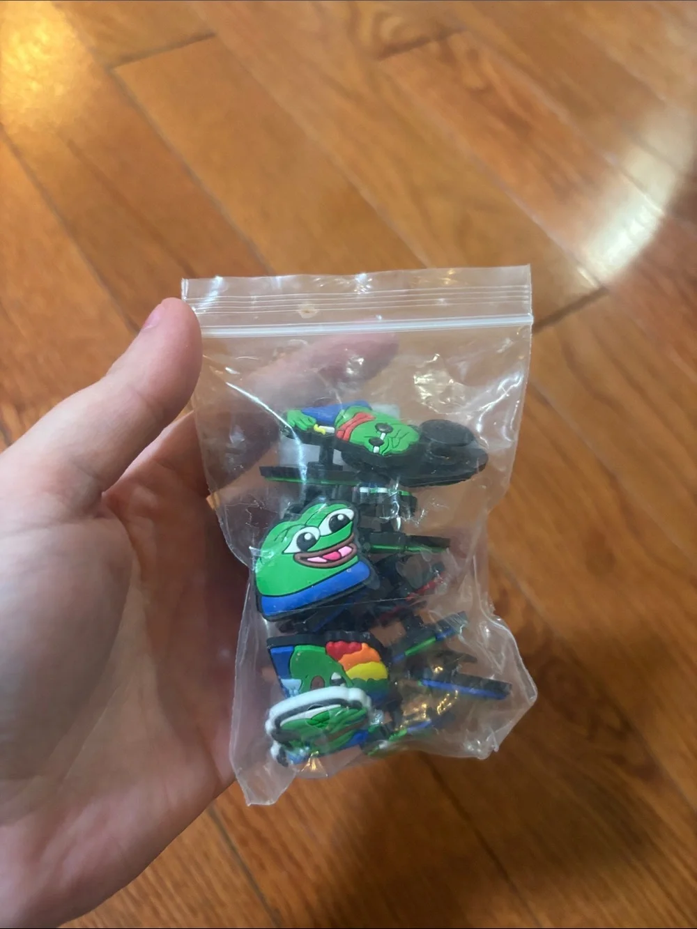 15 croc charms